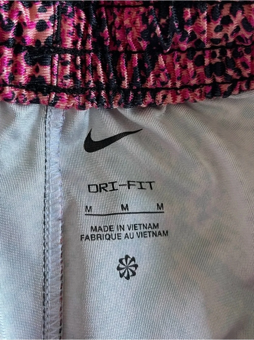 Nike Dri-FIT Rebel Fly Womens Basketball Shorts Medium Pink Snakeskin - Picture 3 of 7